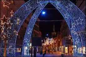 Je vous emmne  Thionville o nous verrons ces belles illuminations de Nol. Nous serons donc ...