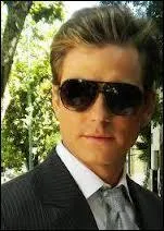 Comment se pr�nomme le fr�re de Jade ?