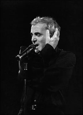 Compltez les paroles de cette clbre chanson d'Aznavour : 'Hier encore, j'avais vingt ans...