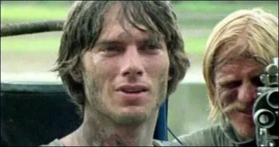 A sa sortie en 1980, ce film ultraviolent suscite une vive polmique, au point que le ralisateur doit prouver devant un tribunal que les acteurs sont toujours vivants ! Quel est ce film ?