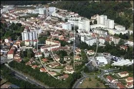 La ville Ligrienne du Chambon-Feugerolles se situe en rgion ...