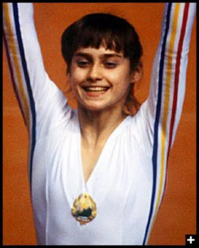 Nadia Elena Comaneci est une gymnaste roumaine ne en 1961. Au cours de sa carrire sportive, elle a notamment remport cinq mdailles d'or aux Jeux olympiques, et c'est lors des Jeux d't de 1976,  Montral, qu'elle devient la premire gymnaste  obtenir la note parfaite de 10. Quel ge avait-elle alors ?
