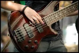 C'est un membre Premium et un musicien d'une cinquantaine d'annes, vous le savez, il s'agit de Tuba...