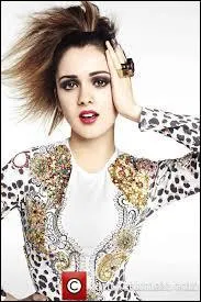 Dans quelle srie joue-t-elle depuis 2011 ?