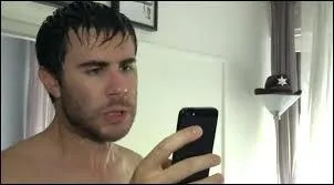 Dans quelle vido Cyprien a-t-il rat un appel trs important pendant qu'il tait sous la douche ?