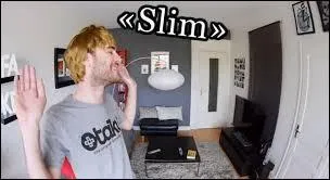 Dans quelle vido Cyprien porte-t-il un slim et ses potes pensaient que c'tait un pantalon trop petit ?