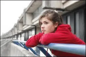 Je joue dans Wolfblood. Qui suis-je ?