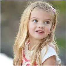 Je suis Charlie dans Bonne chance Charlie. Qui suis-je en vrai ?