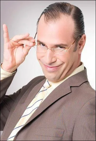 Qui est l'homme de confiance du pre de Violetta ?