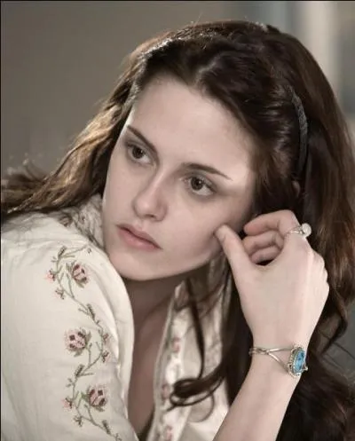 Quelle actrice joue Bella Swan ?
