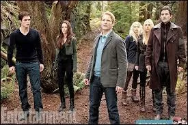 Quels personnages s'invitent chez les Cullen sans avoir t invits ?