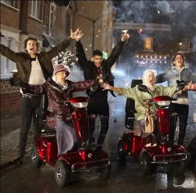 De quelle couleur les scooters sont-ils ?