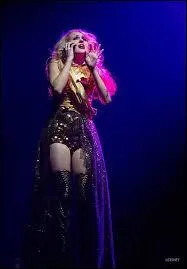 Donc elle est de nationalit...