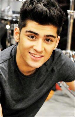 Dans quel clip Zayn est-il dguis en une secrtaire sexy ?