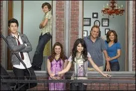  Les sorciers de Waverly Place  : combien de sorciers y a-t-il dans la famille ?