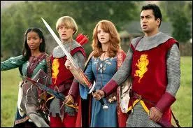 Quel film sorti en 2007 parodie de nombreux films dont Narnia, X-Men, Harry Potter ou encore Charlie et la chocolaterie ?