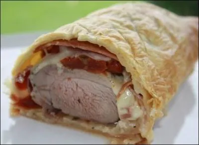 Quel est ce morceau de viande servi en crote sous laquelle on pose des tranches de bacon et de fromage ?