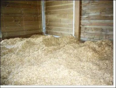 L'enlvement complet de la litire doit se faire au moins :