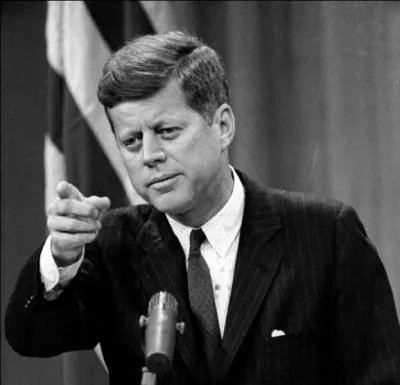  Ne vous demandez pas ce que votre pays peut faire pour vous, ...