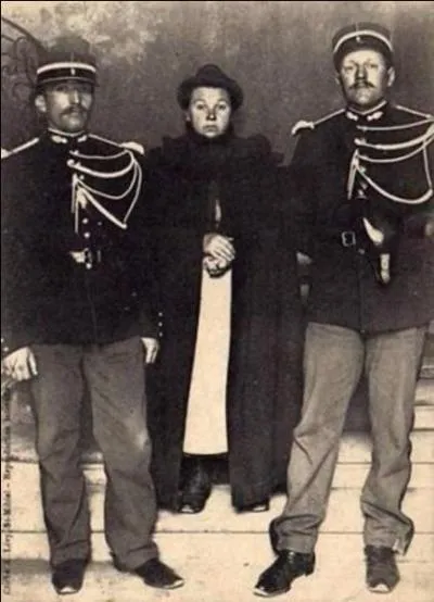 Cette personne a,  son actif, le meurtre de 8 enfants dont les siens. Elle ne reconnat pas ses meurtres et est acquitte en assises. Et ce n'est pas fini, elle rcidive en assassinant deux autres enfants. Elle sera considre comme folle et se suicidera dans un asile. Qui est ce personnage ?