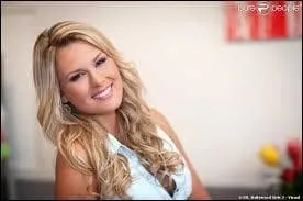 Comment s'appelle la jeune Franaise que Caroline va rencontrer ?