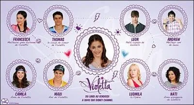 Violetta est-elle plus jeune que les autres dans la srie ?