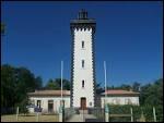 Sur quelle pointe est situ ce phare qui signale le sud de l'estuaire de la Gironde et qui accueille le muse du phare de Cordouan ?