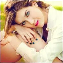 Et un petit copain, en a-t-elle un ?