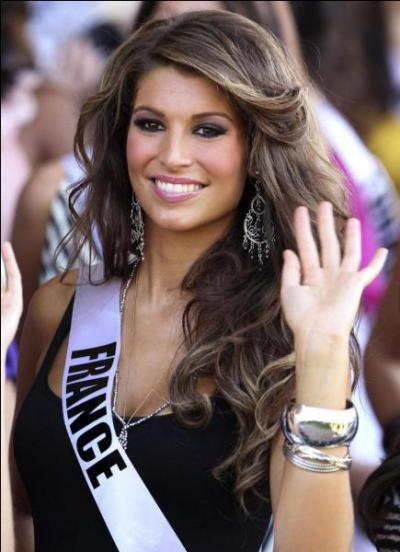 Quels sont le nom et prnom de la Miss France 2011 ?