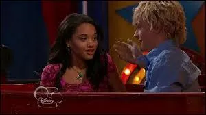 De qui Austin tombe-t-il amoureux assez longtemps ?