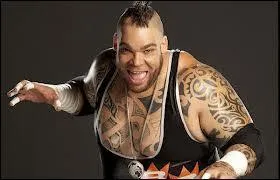 Avec qui Brodus Clay faisait-il quipe ?