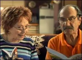 Qui traite son mari de pauvre con ?