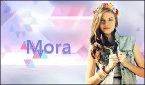 Mora est la soeur de :