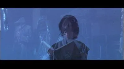 Dans le premier film, un miroir magique montrant ce que l'on est en vrit reflte  Atreyu l'image de Bastien pendant que celui-ci ralise qu'Atreyu le voit. Quelles sont les ractions respectives des deux personnages  ce moment-l ?