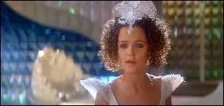 De quoi est victime la jeune impratrice dans le deuxime film ? De quoi a-t-elle besoin pour tre sauve ?