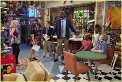 Que doivent-ils faire dans l'pisode  Spcial Halloween  pour que leur invit joue sur scne ?