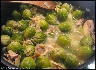 Un plat de lgumes est propos avec :