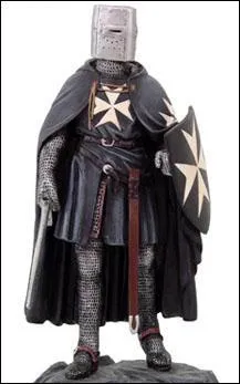 Quel autre ordre, antrieur aux Templiers, s'occupait principalement des questions religieuses, laissant aux Templiers celles d'ordre purement militaire ?