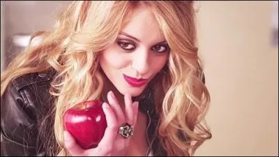 Dans Teen Wolf, elle joue le rle de :