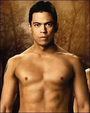 Chaske Spencer joue le rle de...