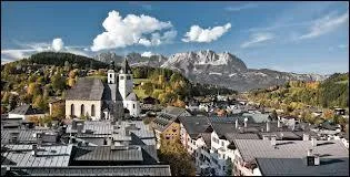 Nous allons dcouvrir la ville de Kitzbhel. Elle est une station de sports d'hiver situe ...