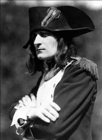 Ce film est classé 61e. Il est sorti en 1927 c'est un film d'Abel Gance, avec Albert Dieudonné, Antonin Artaud, Eugénie Buffet. C'est un film en Noir et Blanc, et en plus, c'est un film muet. Il raconte une partie de l'histoire d'un des plus importants personnages de la France.
Quel est ce film ?