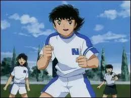 Dans 'Captaine Tsubasa', Tsubasa zora pratique comme sport le football.