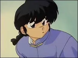 Dans 'Ranma 1/2', lorsque Saotome Ranma touche de l'eau froide, il se transforme en fille aux cheveux roux.
