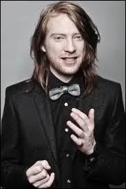 En quelle anne entre-t-il  Poudlard ?