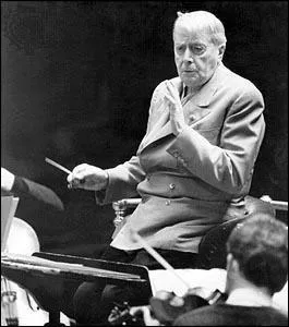 Charles Mnch, chef d'orchestre de Boston, spcialiste de Ravel et de la musique franaise.