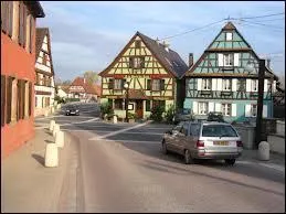 Nous traversons la commune de Muttersholtz. Nous sommes ...