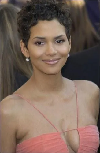 Qui est cette jolie femme ?