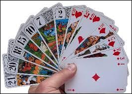 Combien y a-t-il de cartes dans un jeu de tarot ?