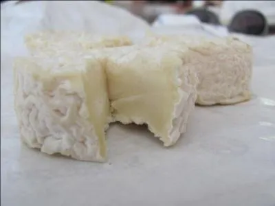 Les fromages sont tous issus du terroir, nous sommes dans la rgion Rhne Alpes, celui-ci vient de Condrieu :